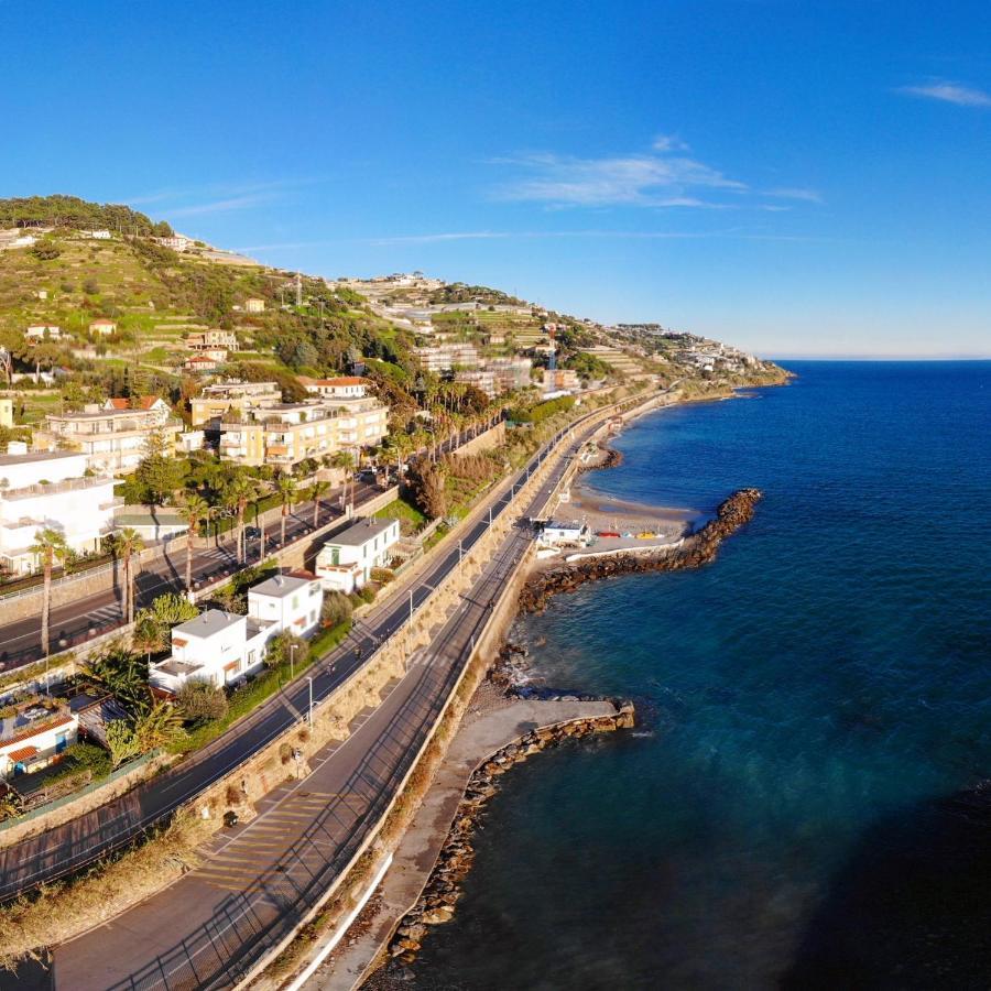 Da Mariella Case Vacanza - Bilocale Sunset Vista Mare Sanremo Exterior foto